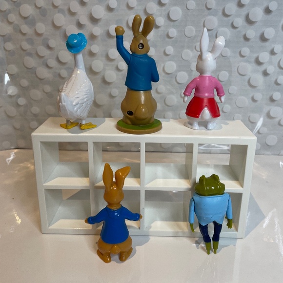 💕3 for $10- Peter Rabbit Story Book figure bundle - Picture 3 of 3